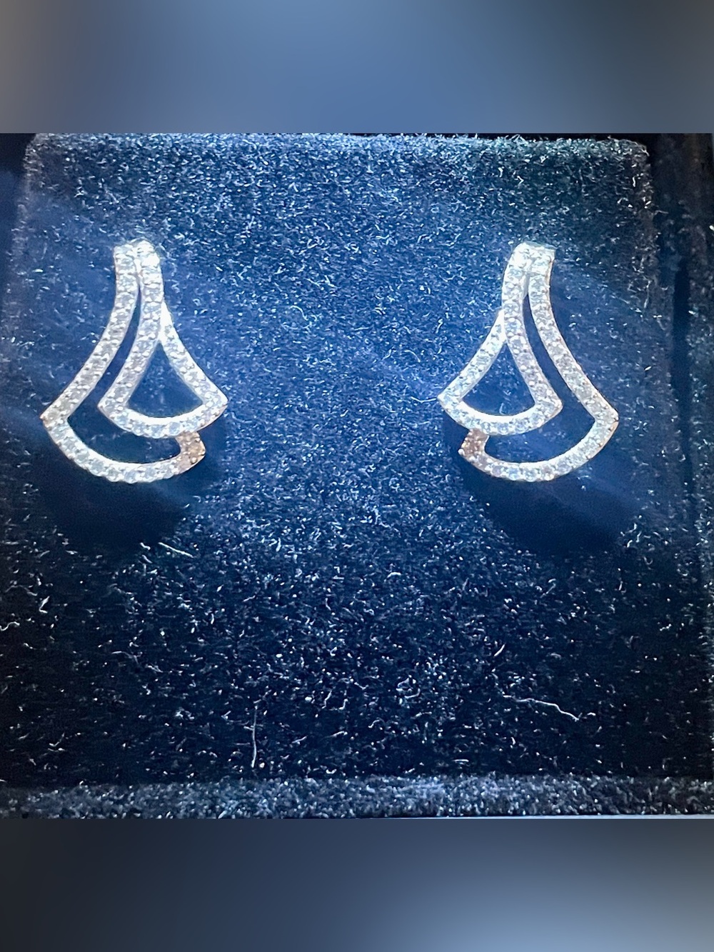 14k White Gold Art Deco Style Earrings with 0.33ctw pave diamonds. 2.58 Grams.